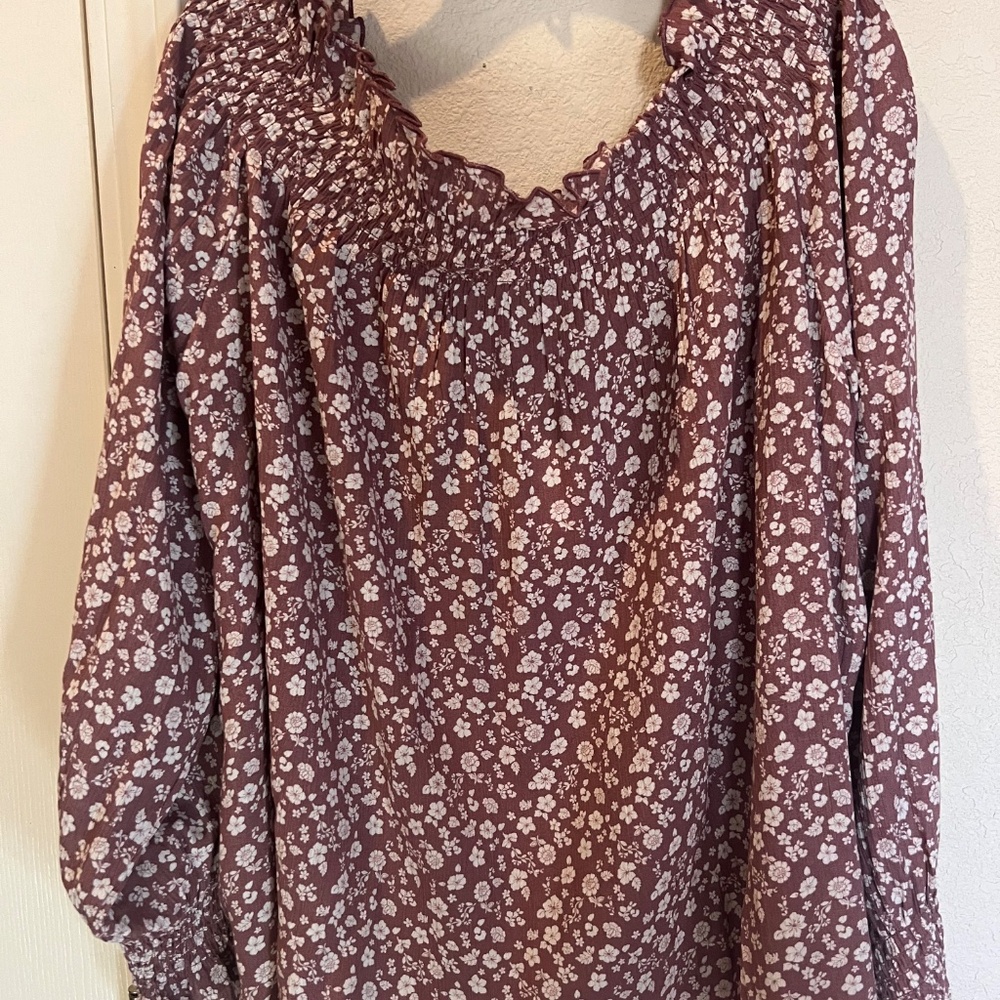 Ladies Ruffle Blouse - Picture 2 of 3